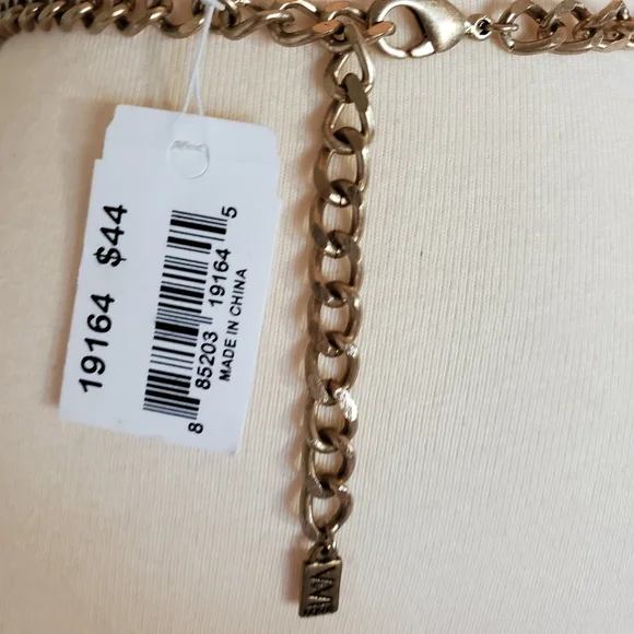 ViVI STATEMENT NECKLACE JEWELRY - Picture 4 of 4